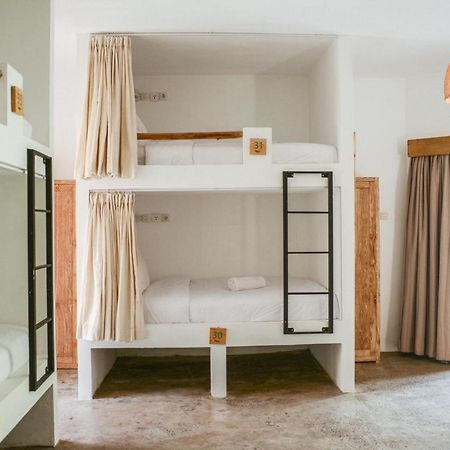Готель Mana Eco Retreat Kuta  Екстер'єр фото