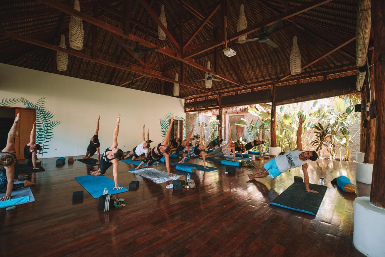 Готель Mana Eco Retreat Kuta  Екстер'єр фото