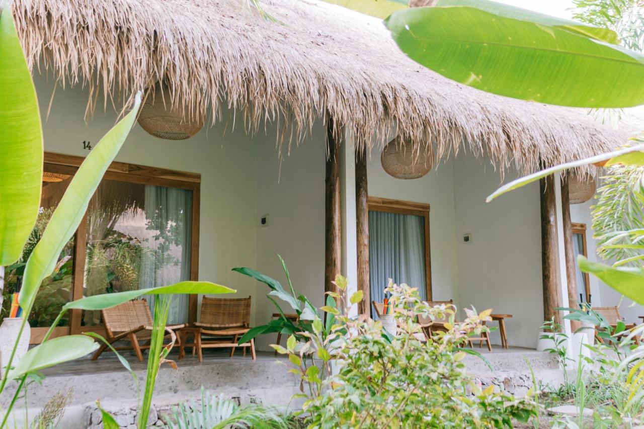 Готель Mana Eco Retreat Kuta  Екстер'єр фото