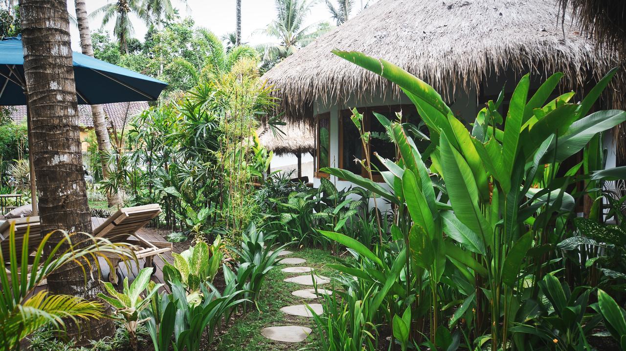 Готель Mana Eco Retreat Kuta  Екстер'єр фото