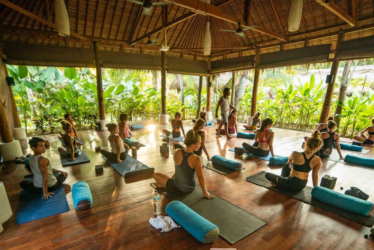 Готель Mana Eco Retreat Kuta  Екстер'єр фото